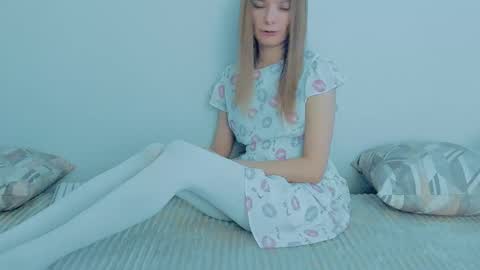 Lily online show from 10-16-25, 04:13