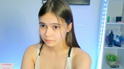 Snapshot of your_casual_vibes chatting on 06-05-26, 06:02 Julia Next stream online show from 06-05-26, 06:02