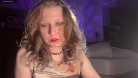 Snapshot of your_coraline_ chatting on 12-24-24, 02:44 your_coraline_ online show from 12-24-24, 02:44