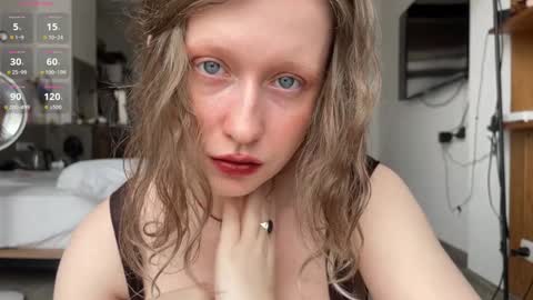 Snapshot of your_coraline_ chatting on 01-10-25, 07:35 your_coraline_ online show from 01-10-25, 07:35