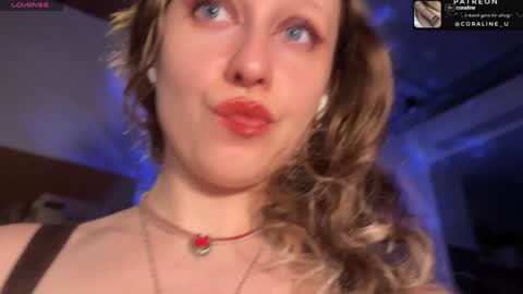 Snapshot of your_coraline_ chatting on 01-19-25, 04:14 your_coraline_ online show from 01-19-25, 04:14