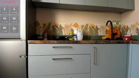 Snapshot of your_dream_alice chatting on 02-22-25, 07:56 Alice online show from 02-22-25, 07:56