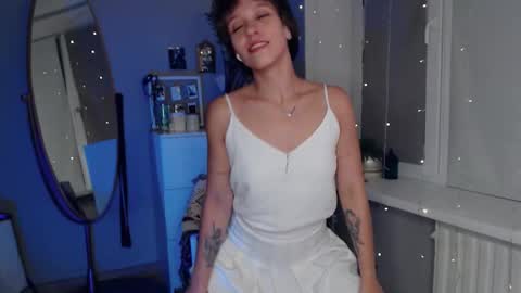 Alex and Kris long hair online show from 09-25-25, 07:39