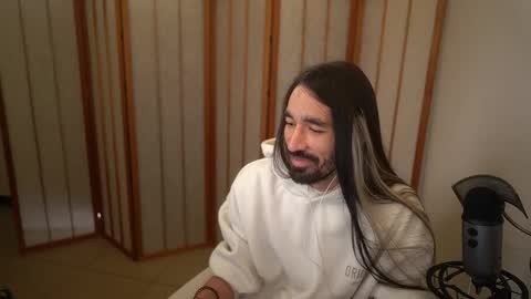 Snapshot of your_ice_cream chatting on 10-23-25, 04:28 Siebel. online show from 10-23-25, 04:28