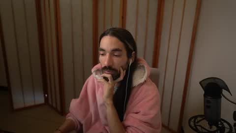 Snapshot of your_ice_cream chatting on 10-25-25, 03:29 Siebel. online show from 10-25-25, 03:29