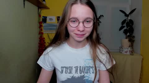 Snapshot of your_leslie chatting on 01-13-25, 04:41 Leslie online show from 01-13-25, 04:41