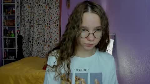 Snapshot of your_leslie chatting on 10-08-25, 07:11 Leslie online show from 10-08-25, 07:11