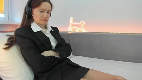 Your Librarian online show from 03-06-26, 08:22