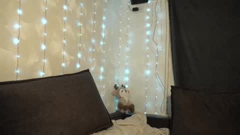 Snapshot of your_little_flexible_girl chatting on 03-21-26, 08:56 Meri online show from 03-21-26, 08:56