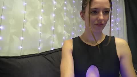 Snapshot of your_little_flexible_girl chatting on 03-27-26, 09:03 Meri online show from 03-27-26, 09:03