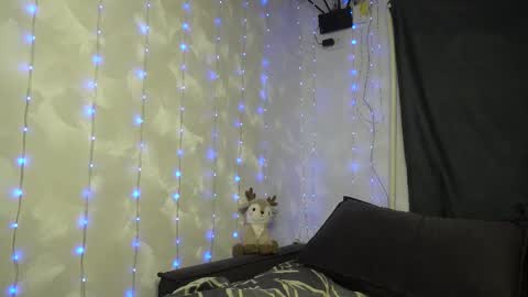 Snapshot of your_little_flexible_girl chatting on 03-28-26, 09:25 Meri online show from 03-28-26, 09:25