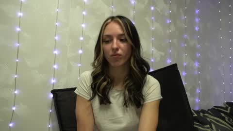 Snapshot of your_little_flexible_girl chatting on 03-30-26, 08:21 Meri online show from 03-30-26, 08:21