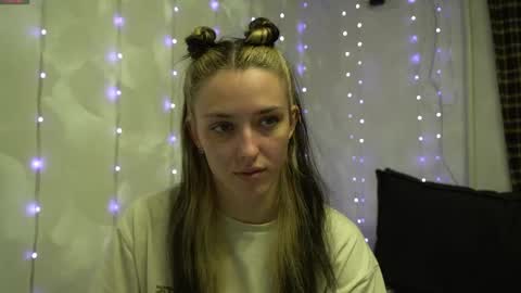 Snapshot of your_little_flexible_girl chatting on 04-21-26, 08:12 Meri online show from 04-21-26, 08:12