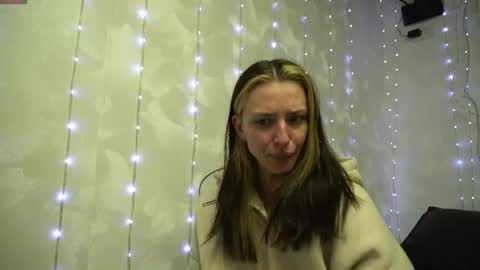 Snapshot of your_little_flexible_girl chatting on 04-28-26, 07:52 Meri online show from 04-28-26, 07:52