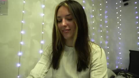 Snapshot of your_little_flexible_girl chatting on 04-29-26, 08:04 Meri online show from 04-29-26, 08:04