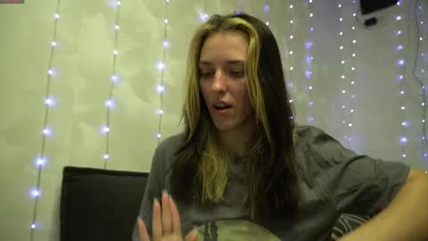 Snapshot of your_little_flexible_girl chatting on 04-30-26, 07:53 Meri online show from 04-30-26, 07:53