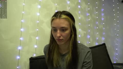 Snapshot of your_little_flexible_girl chatting on 04-30-26, 08:57 Meri online show from 04-30-26, 08:57