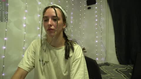 Snapshot of your_little_flexible_girl chatting on 05-09-26, 08:03 Meri online show from 05-09-26, 08:03