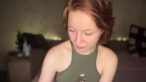 Mia online show from 04-22-26, 05:03