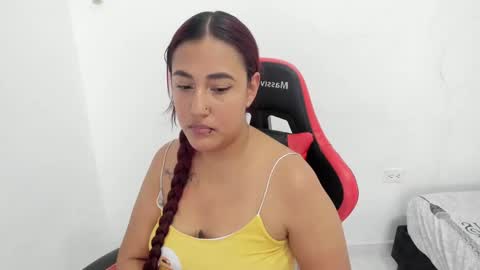 Snapshot of your_naughty_girl_x chatting on 02-20-25, 06:06 EMILY independent model online show from 02-20-25, 06:06