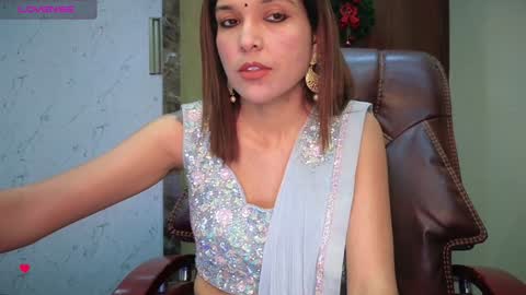 Snapshot of your_priya_77 chatting on 01-23-25, 06:39 sonam online show from 01-23-25, 06:39