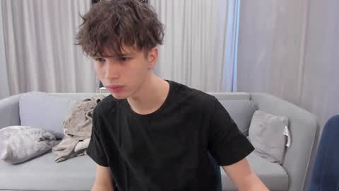 your_shy_guy online show from 01-06-25, 08:46