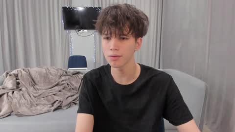 your_shy_guy online show from 01-06-25, 07:56