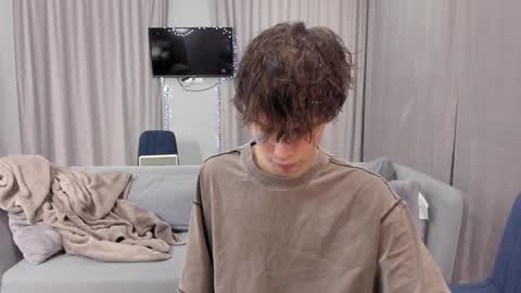 your_shy_guy online show from 01-10-25, 08:04