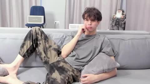 your_shy_guy online show from 01-25-25, 07:17