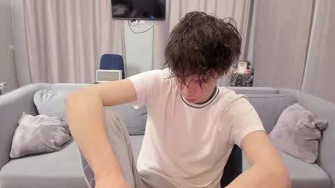 your_shy_guy online show from 01-26-25, 07:20