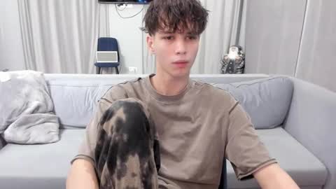 your_shy_guy online show from 02-06-25, 05:09