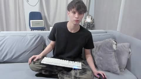 your_shy_guy online show from 02-17-25, 06:37