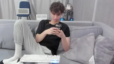 your_shy_guy online show from 02-23-25, 08:33