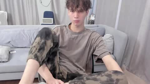 your_shy_guy online show from 02-24-25, 02:15