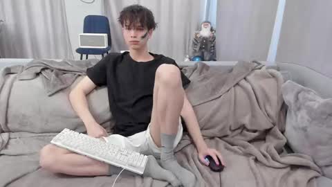 your_shy_guy online show from 03-07-25, 06:24