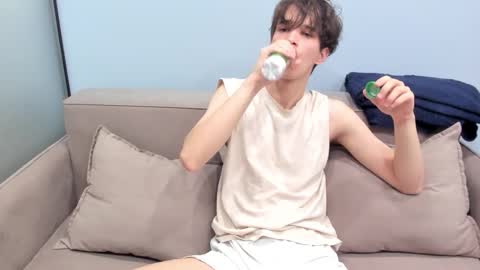 your_shy_guy online show from 09-09-25, 06:29