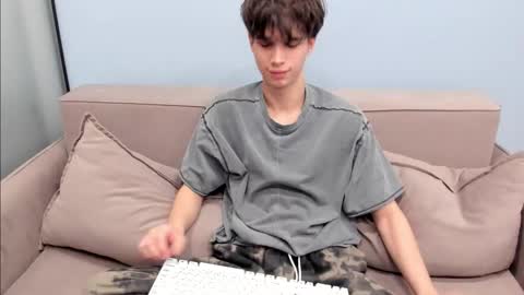 your_shy_guy online show from 10-30-25, 06:15