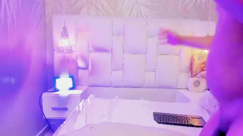Snapshot of your_sissytrans chatting on 06-11-26, 12:32 NATASHA online show from 06-11-26, 12:32