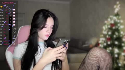 Mia  online show from 01-17-25, 05:41