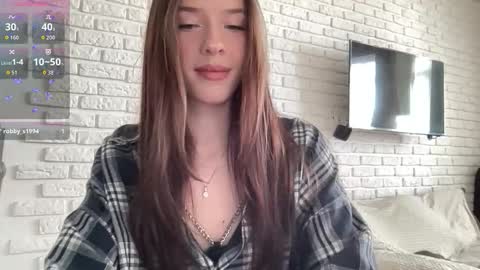 Mia  online show from 01-19-26, 11:25