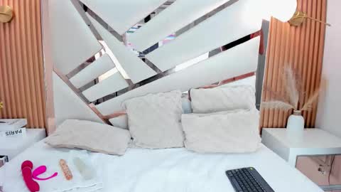 Zoe  online show from 03-12-26, 02:50