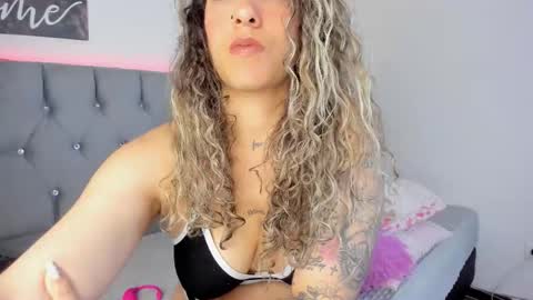 Melina online show from 10-05-25, 06:39