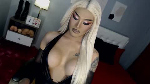 TRICXIEBELLE online show from 12-01-25, 10:26