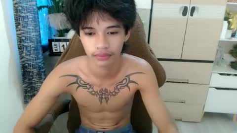 Snapshot of yourasian_eric chatting on 03-10-26, 11:32 yourasian_eric online show from 03-10-26, 11:32