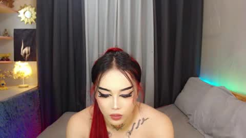 Snapshot of yourasiancockisontop chatting on 02-11-25, 11:12 kim online show from 02-11-25, 11:12