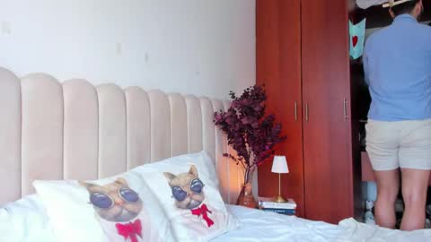 Snapshot of yourboynextdoor1 chatting on 10-19-25, 03:01 YOURBOYNEXTDOOR online show from 10-19-25, 03:01