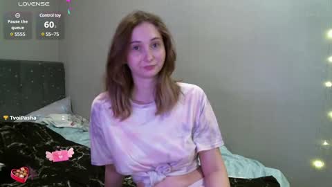 Snapshot of yourcreamyister chatting on 02-24-25, 06:47 creamysister online show from 02-24-25, 06:47