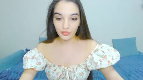 Snapshot of yourdreammary chatting on 06-16-26, 06:32 Adele online show from 06-16-26, 06:32