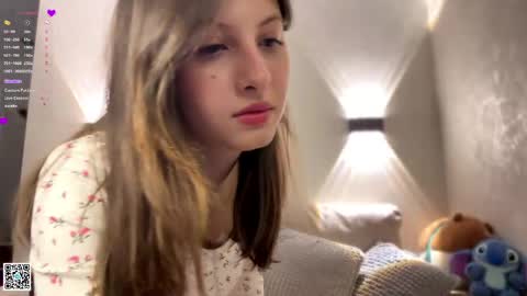 Emilia online show from 04-22-26, 02:18