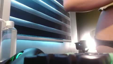 yourfantasyyy_ online show from 02-15-26, 07:51